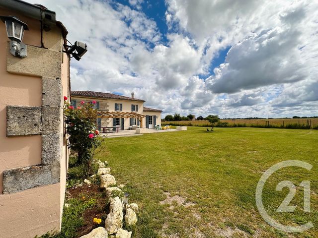 maison à vendre - 5 pièces - 276.64 m2 - BLAYE - 33 - AQUITAINE - Century 21 Estuaire